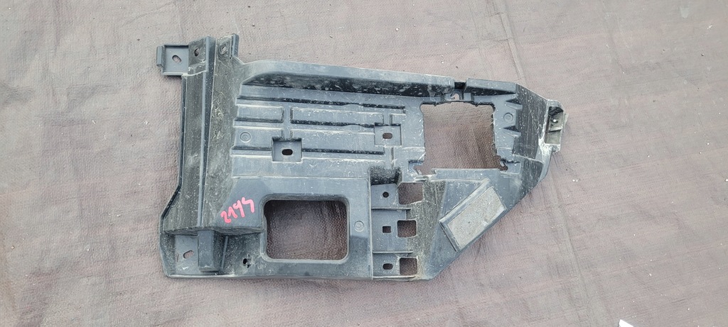 фото №1, Mazda mx30 напрямна бампера правий задня