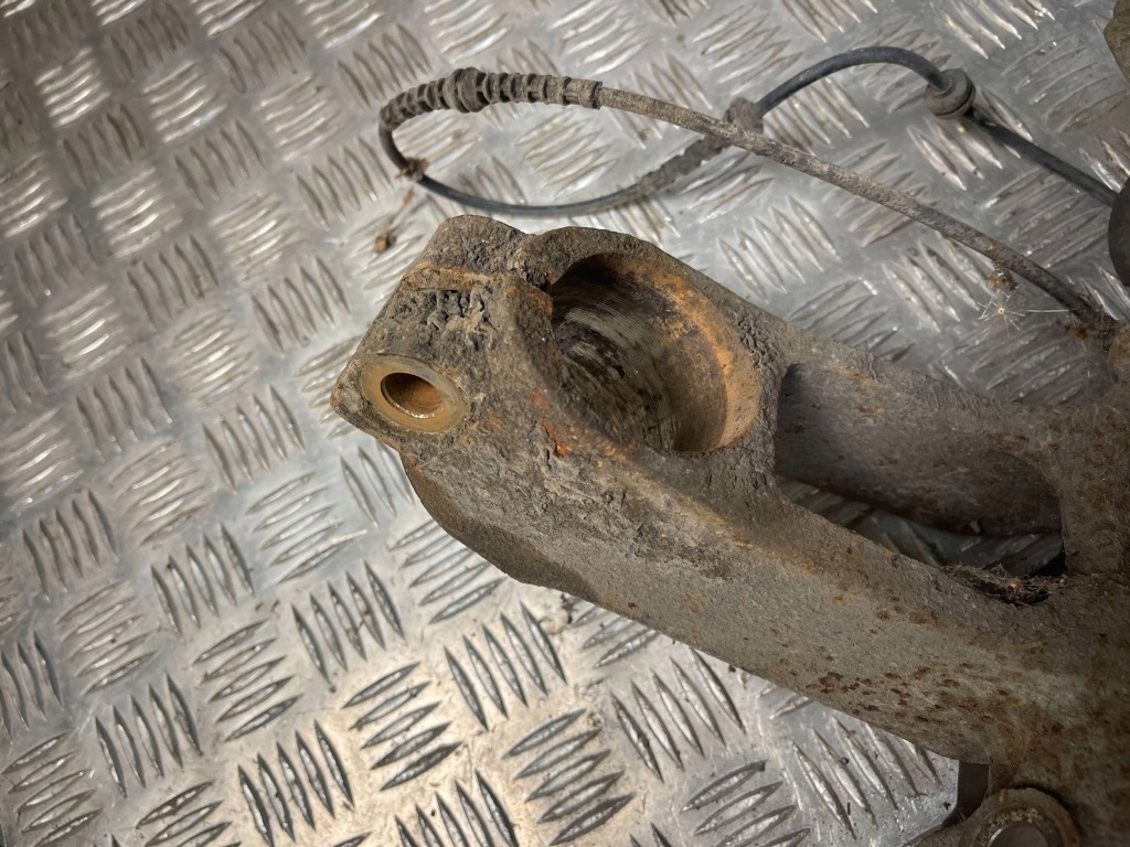 Ступиця колеса передній перед сторона права fiat ducato Ціна