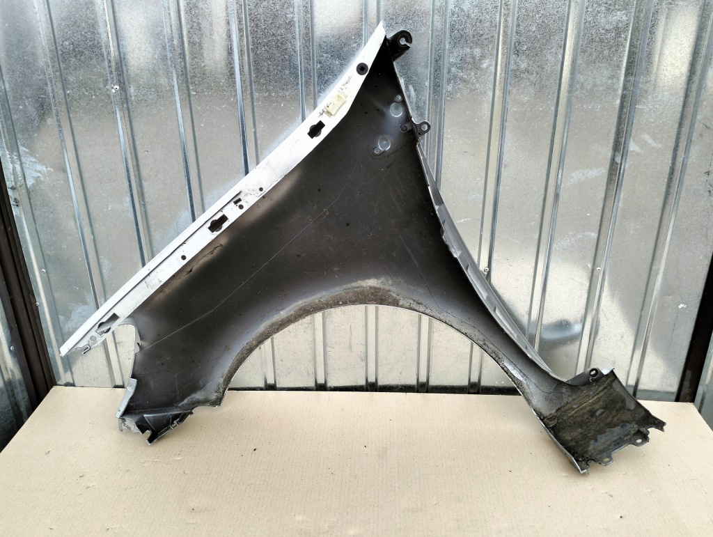 Крыло  правый  перед renault clio 3 рестайлинг  2009-2012 цвет ted69 185 Оригинал