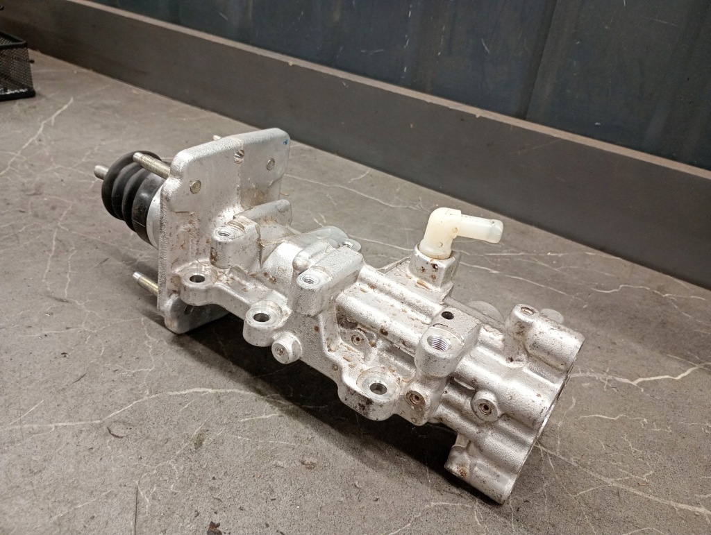 89541-60190 насос гальмівна abs land cruiser 3.0d Ціна