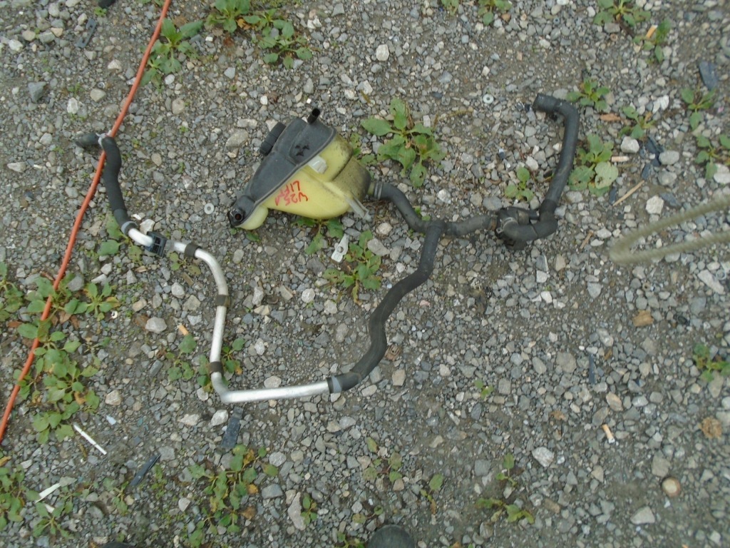 Купить Mercedes 251 рестайлинг  бак расширительный шланг пабтрубок