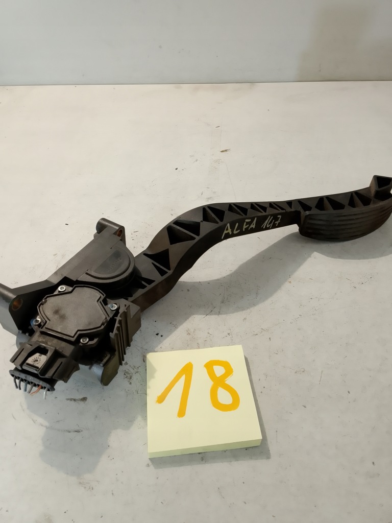 Купить Alfa romeo 147 педаль газа потенциометр 46755863 0281002380