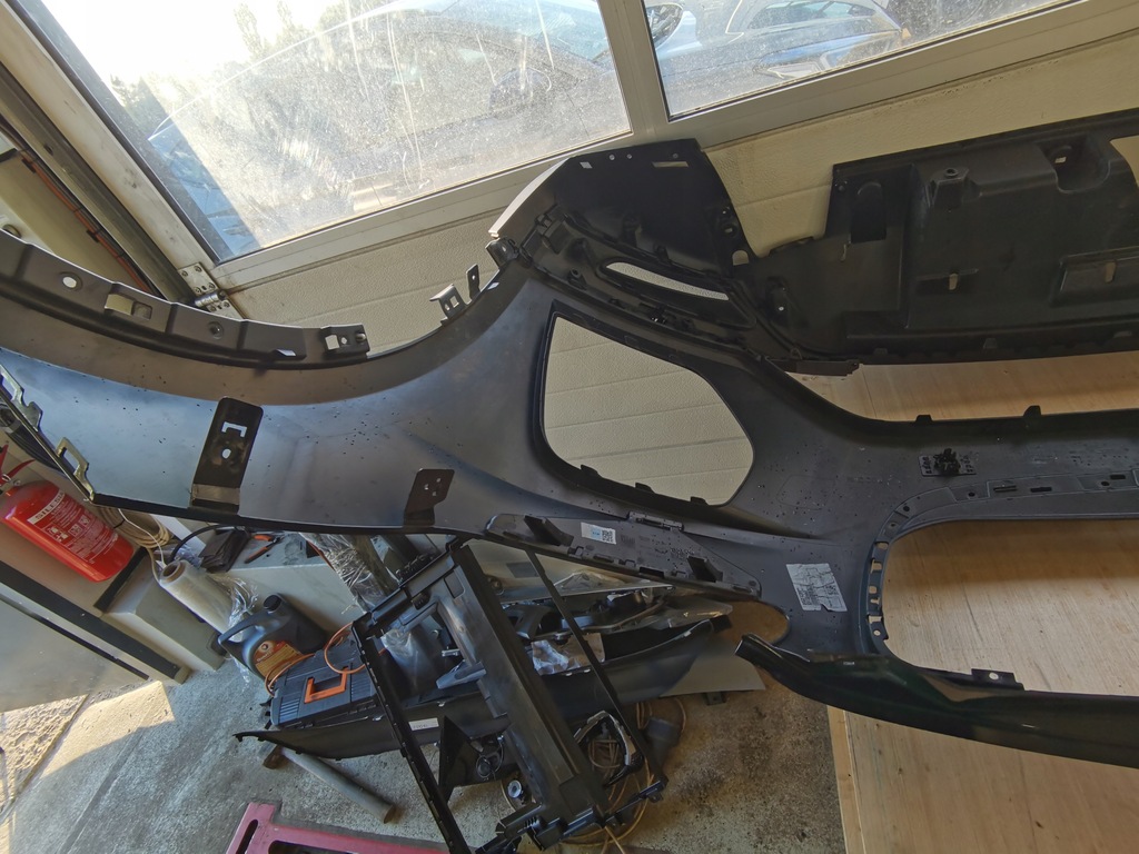 фото №14, Jaguar e-pace - бампер передний szary