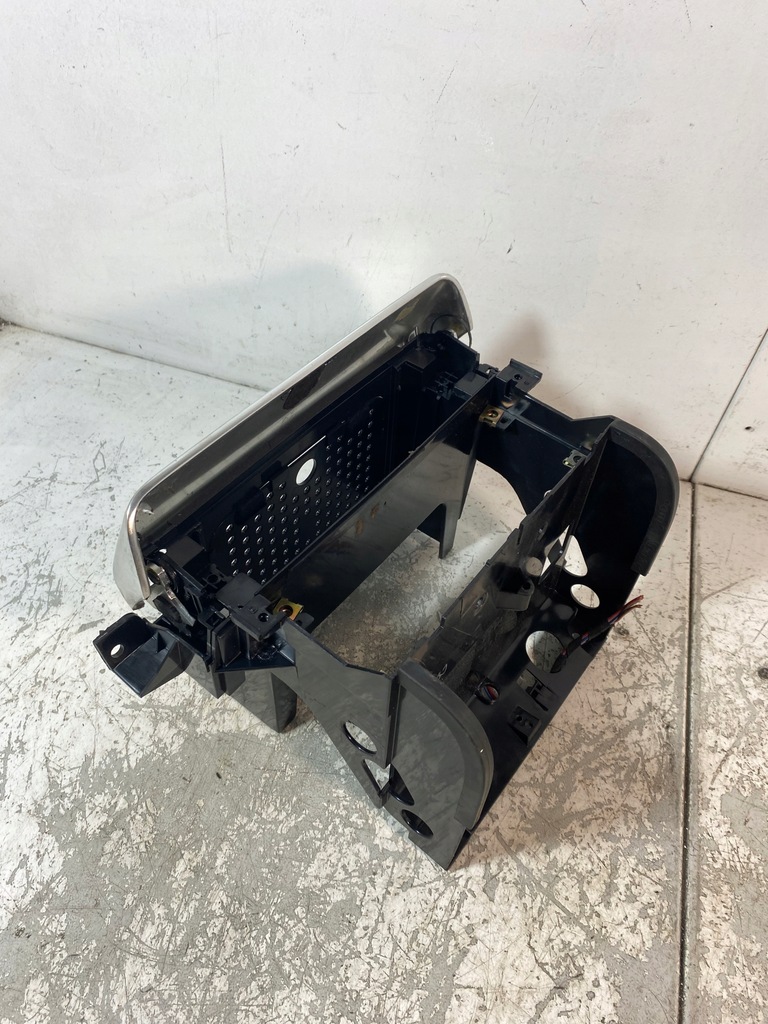 фото №3, Рамка корпус защита радио консоли dekor audi tt 8n 8n0863243c