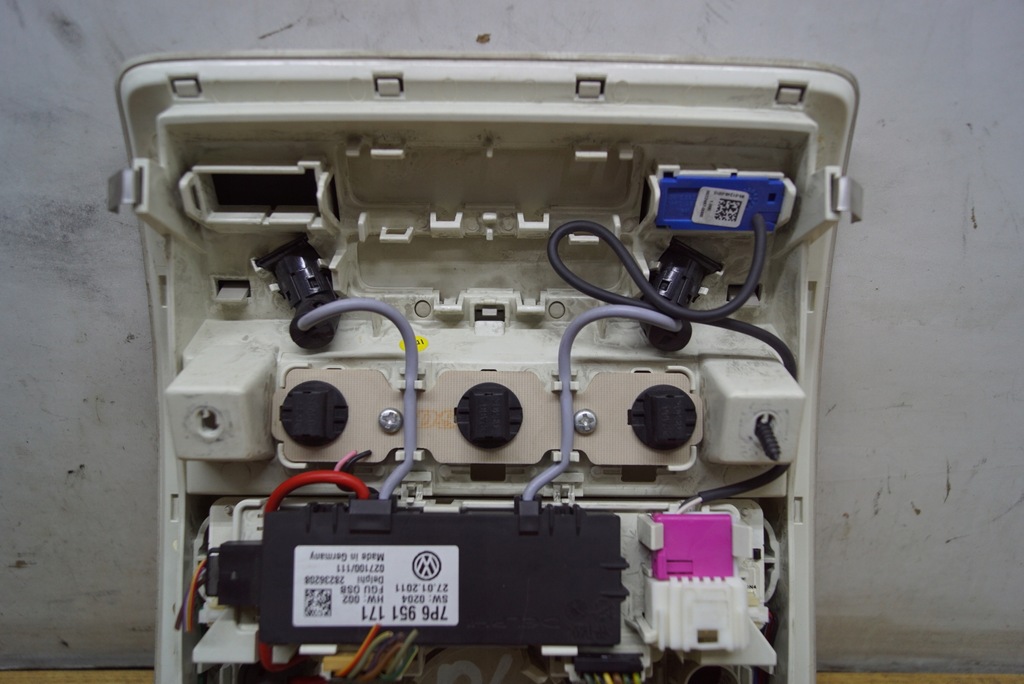 фото №7, Лампа потолочный vw touareg 7p 7p6947001