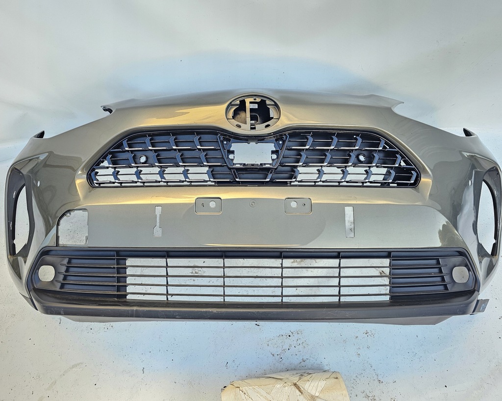 фото №1, Бампер toyota yaris cross 20- перед передний решётка радиатора решётка радиатора