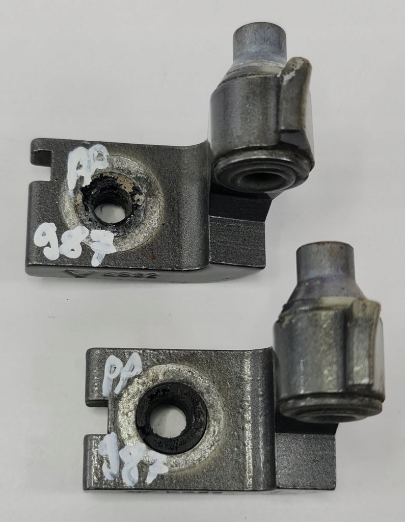 фото №1, Петлі двері праве porsche cayman 987 пара