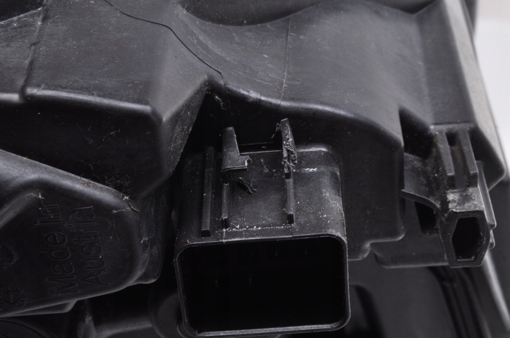 Volvo v40 2 фара правий передня правий перед uk full led 31677021 Зі Шроту