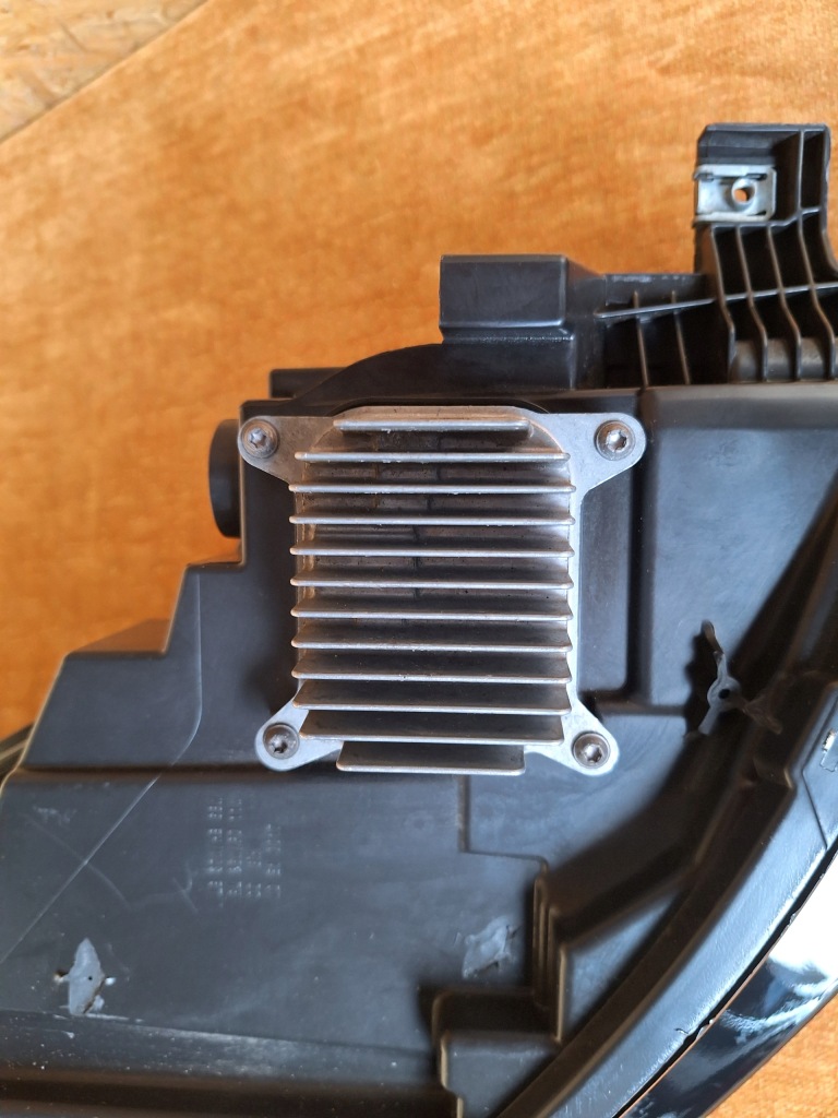 Tesla model 3 3 рестайлинг  y фара левая full led 151495200e комплектная Цена