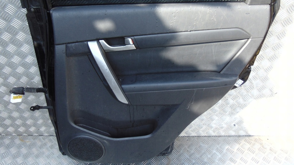 Дверь правое  правый  задняя задняя captiva 19u c100 06-10 с Разборки