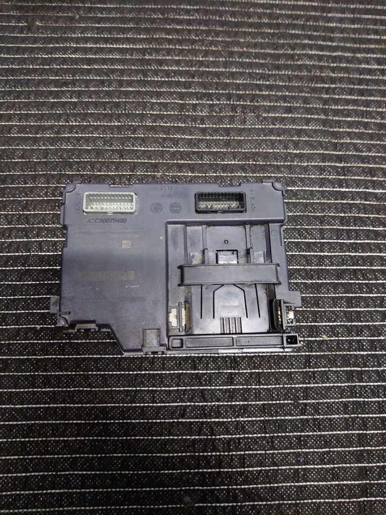 фото №1, Зчитувач карта роз'єм модуль замок запалювання renault clio iv captur 285900636r