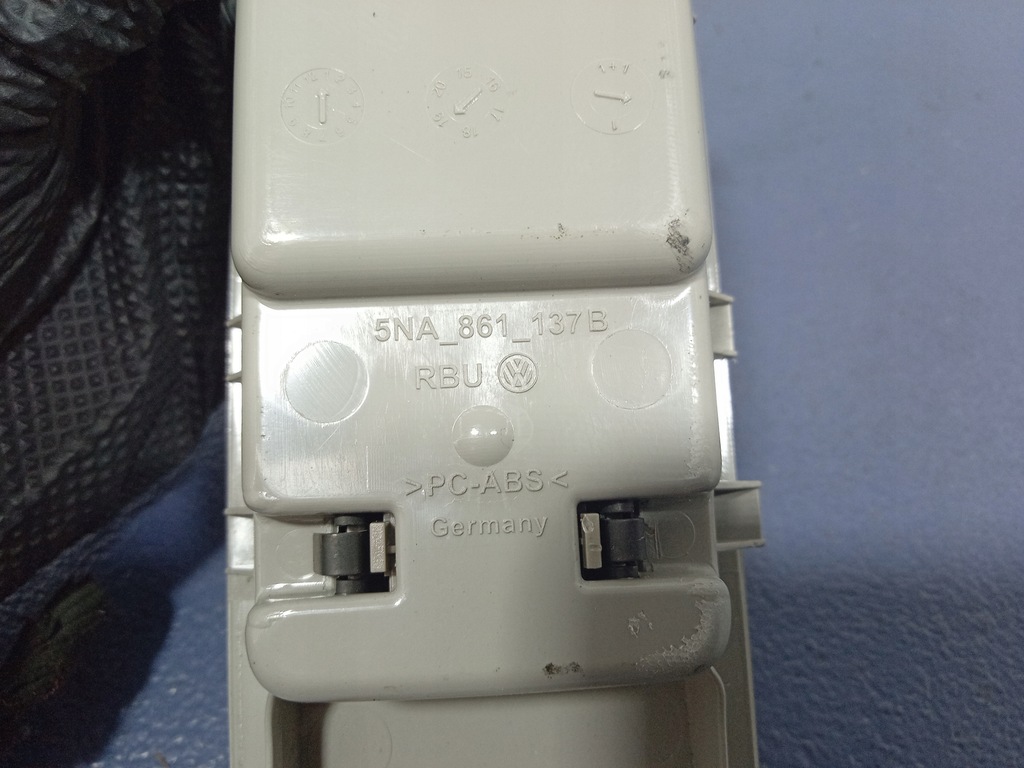 фото №5, Vw tiguan ii 16- лампа потолочный задняя левая 5ta947291