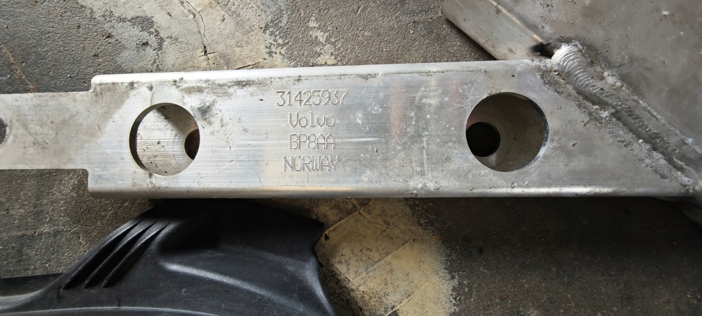 фото №4, Усилитель pas перед защита поперечина volvo xc90 ii