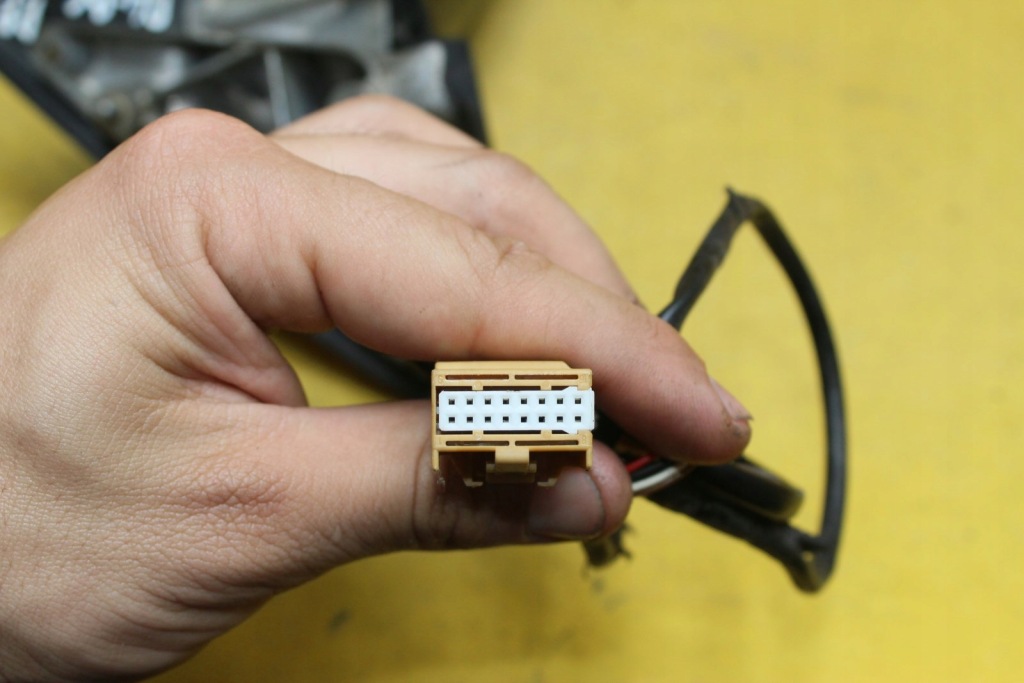 Дзеркало зовнішнє правий перед 5 pin a4 b6 Зі Шроту