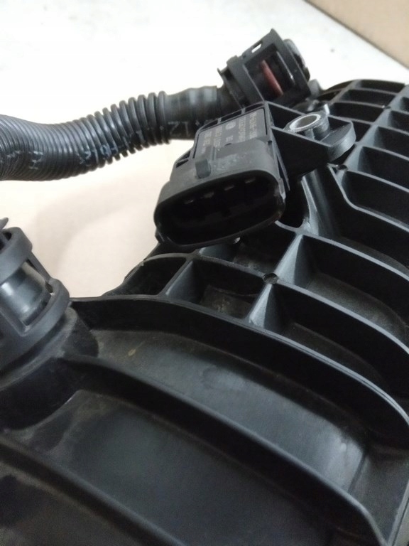 фото №7, Ford focus mk3 c-max 1.0 eco 12-18- коллектор всасывающий