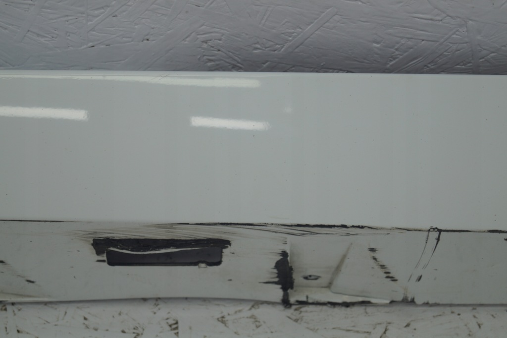 фото №4, Молдинг порог накладка левая audi r8 420 06- ly9c