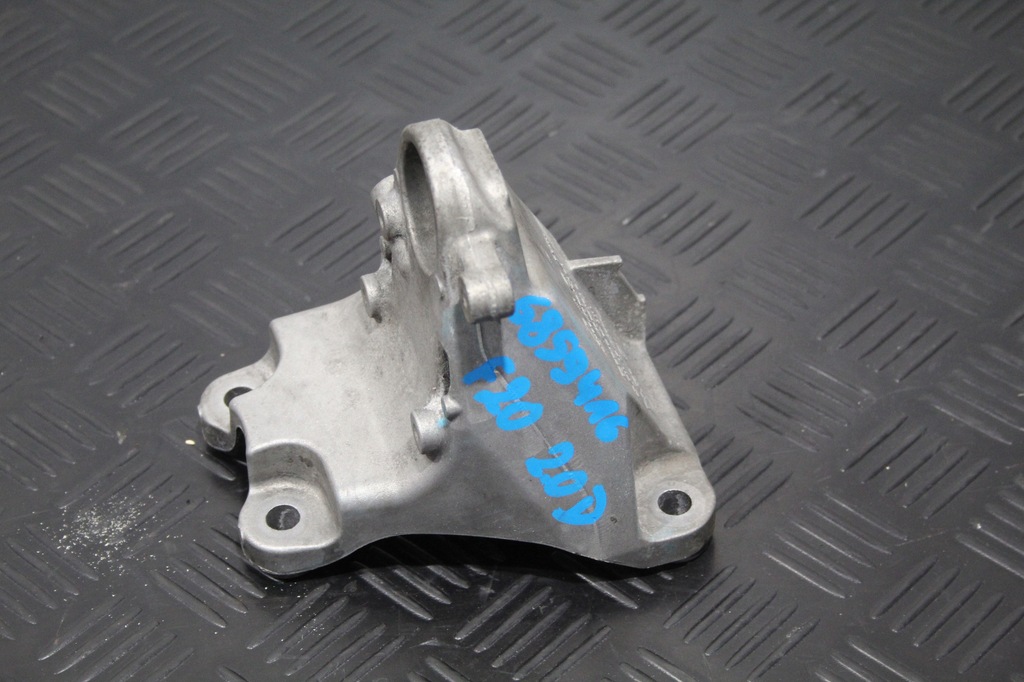 фото №1, Кронштейн підпора піввісь bmw 1 f20 lift 6859416