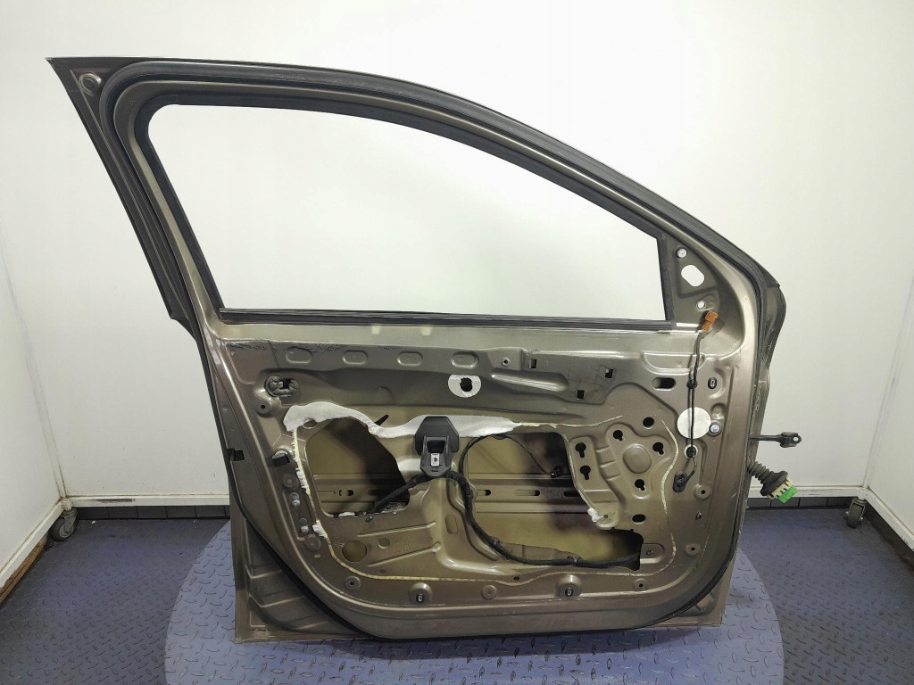 фото №8, Peugeot 301 дверь перед левая keb