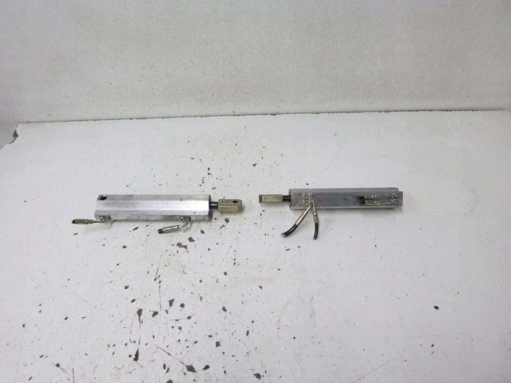 фото №8, Амортизаторы крышки peugeot 206 cc cabrio 2006r.