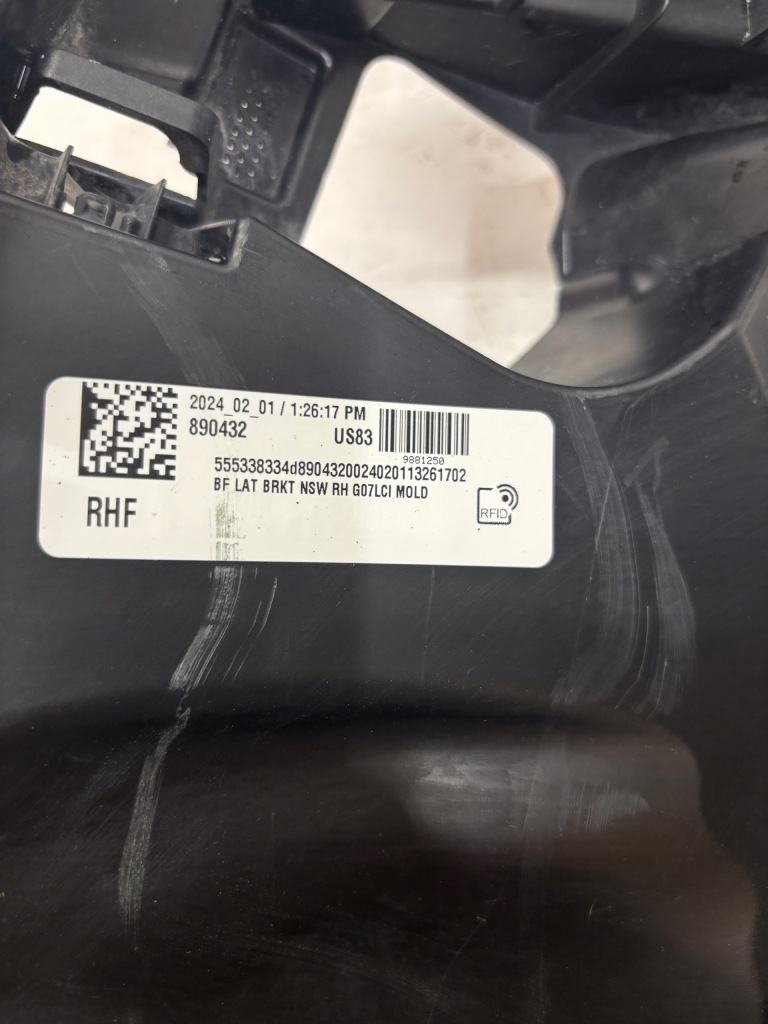 Bmw x7 g07 lift правый направляющая кронштейн бампера 51119881250 wys 24h Доставка