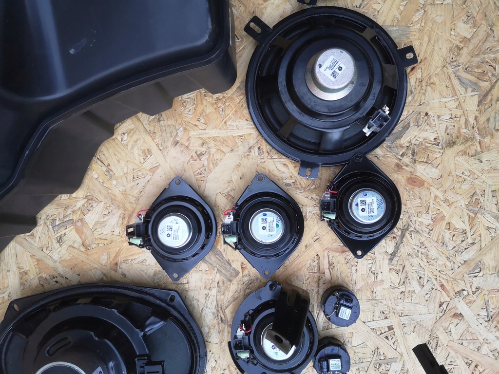 фото №11, Jeep grand cherokee wk2 динамики harman kardon