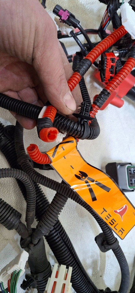 фото №5, Жгут электропроводка провода tesla model y 2489058-01-b