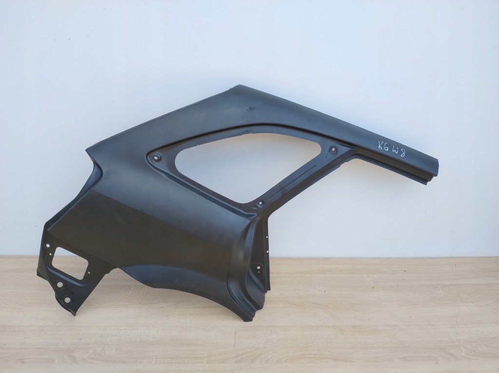 Купить Mazda 323 bj 98-02 год правый  крыло  задняя оригинал 450383-3 kgw8