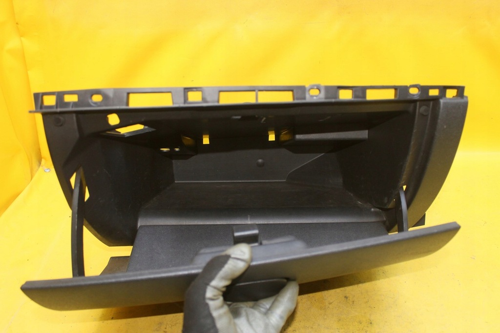 фото №9, Бардачок пассажира clio iii 8200475