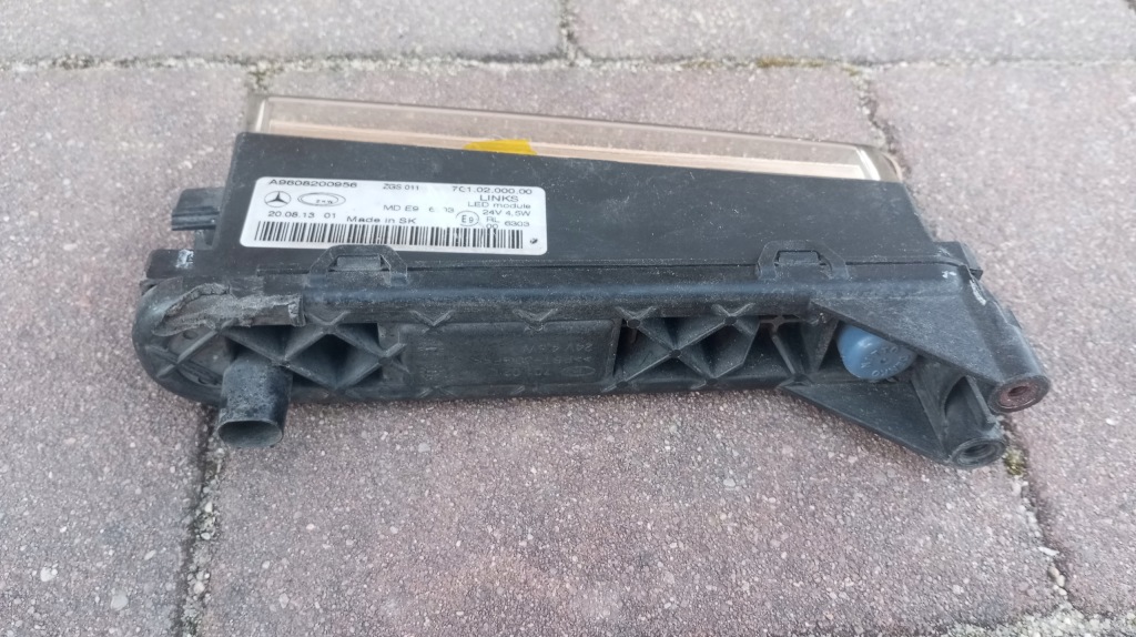 Mercedes actros mp4 a9608200956 левый  led оригинал Цена