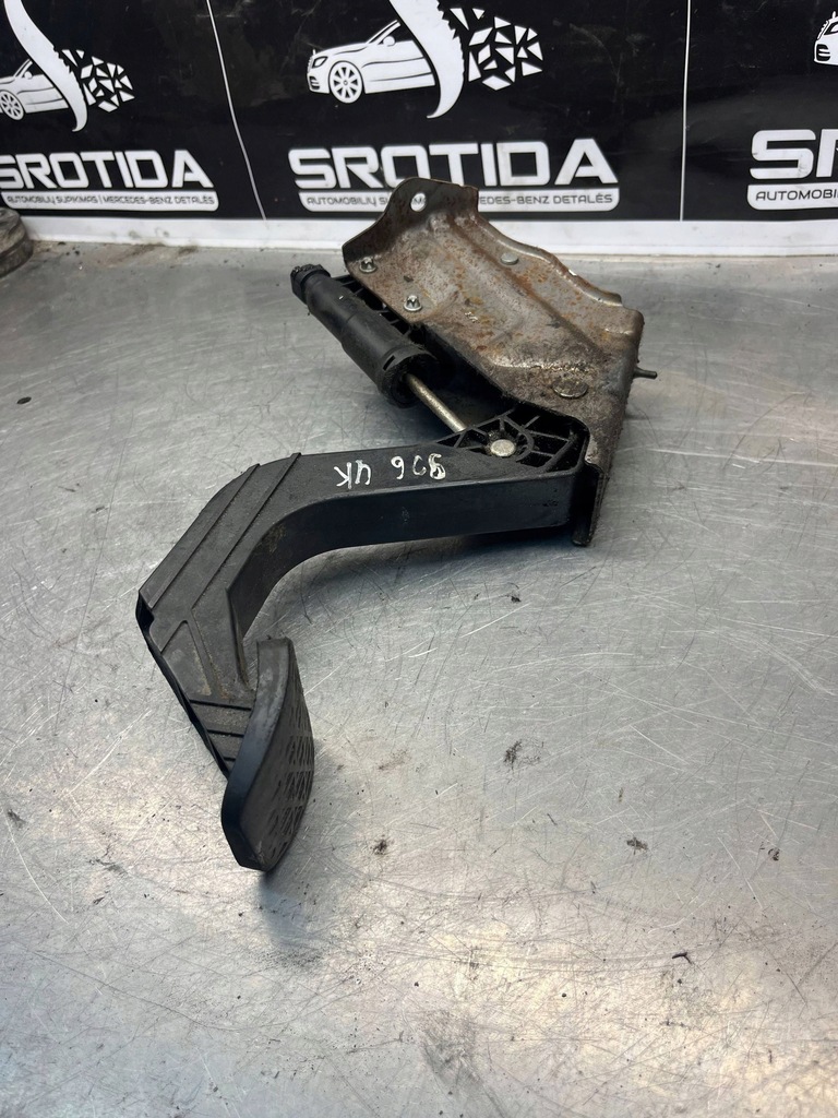 фото №1, Mercedes-benz sprinter w906 2007 педаль зчеплення