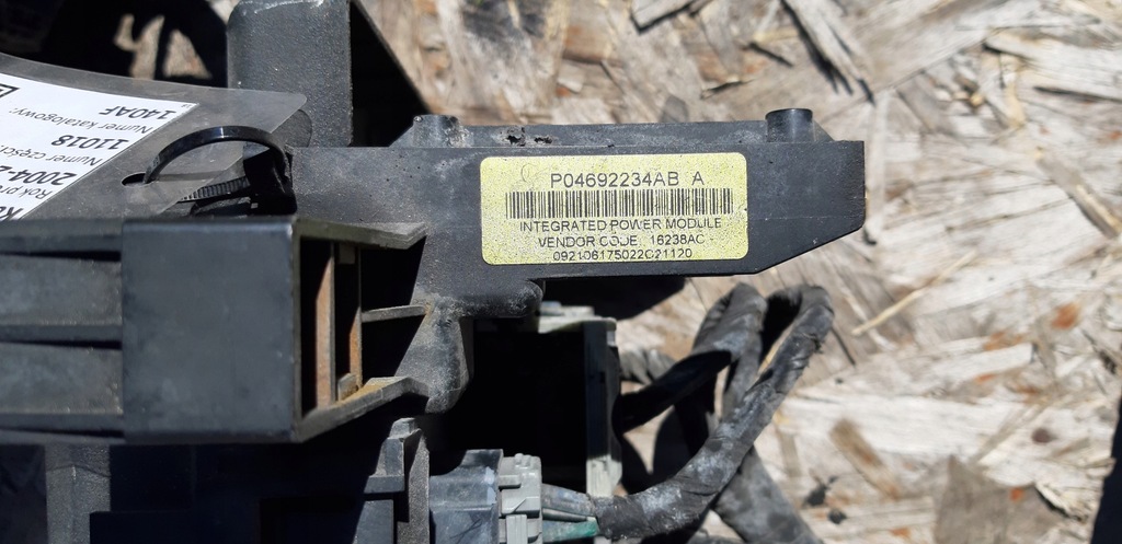 фото №6, Корпус предохранителей chrysler 300c коробка 04-10r