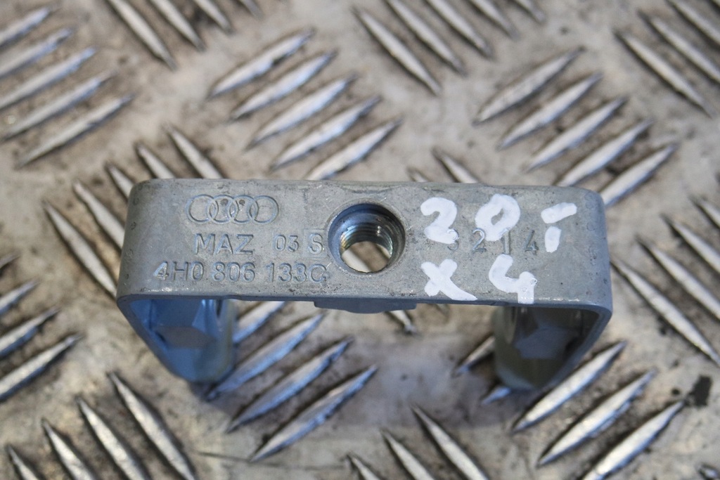 фото №1, Кронштейн кронштейн audi a8 4h0806133c