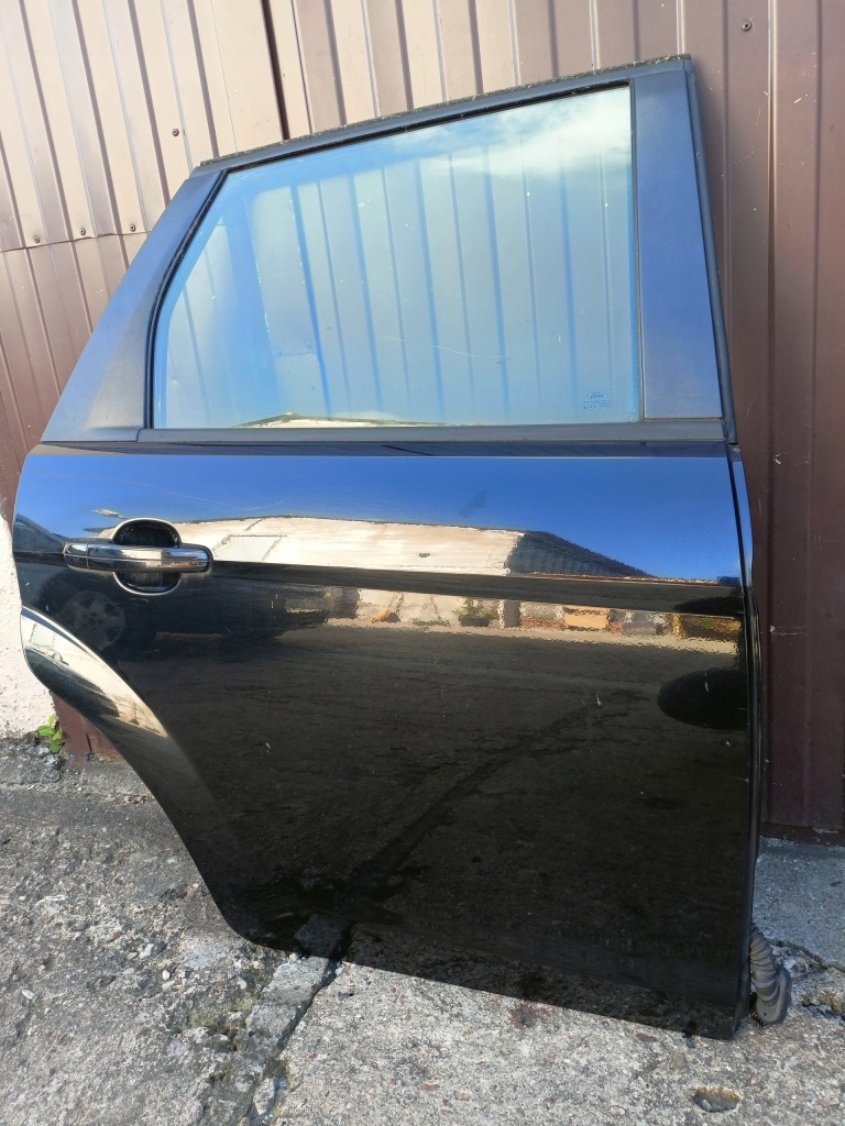 Купити Ford focus mk2 рестайлінг  двері правий задній універсал kod f.3