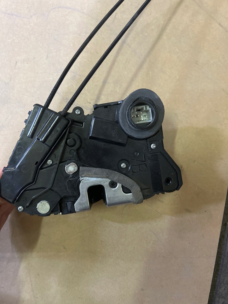 фото №4, Toyota prius ii w20 замок двері правий перед 6 pin