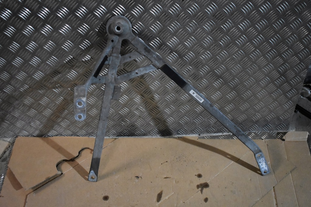 фото №1, Idealna розпірка задня права bmw f80 f82 1