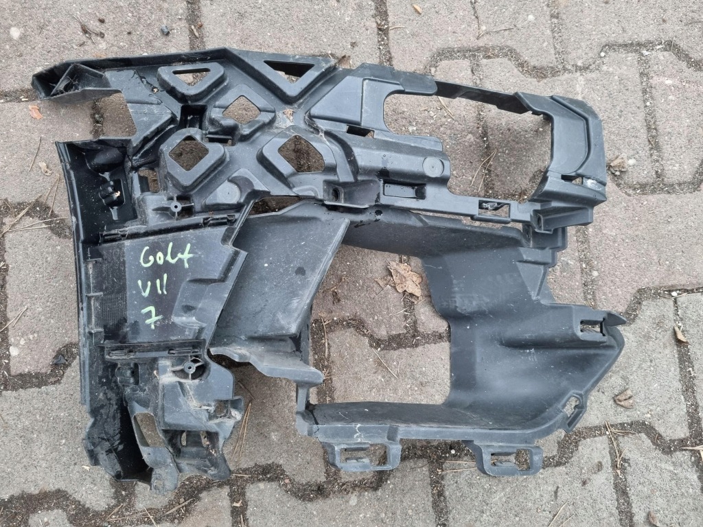фото №1, Направляющая бампера правый перед vw golf vii 5g0807724l