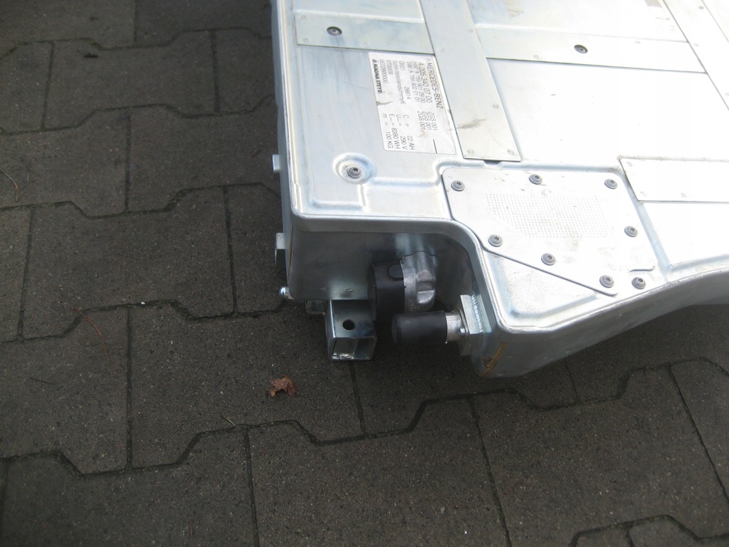 фото №7, Mercedes w213 w205 гибрид корпус аккумулятора