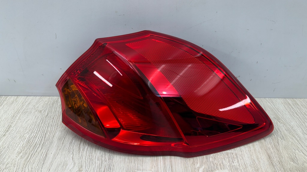 фото №1, Kia ceed 2 ii 12-17 rok hb правая лампа задняя задняя оригинал 92402-a20 e253wr