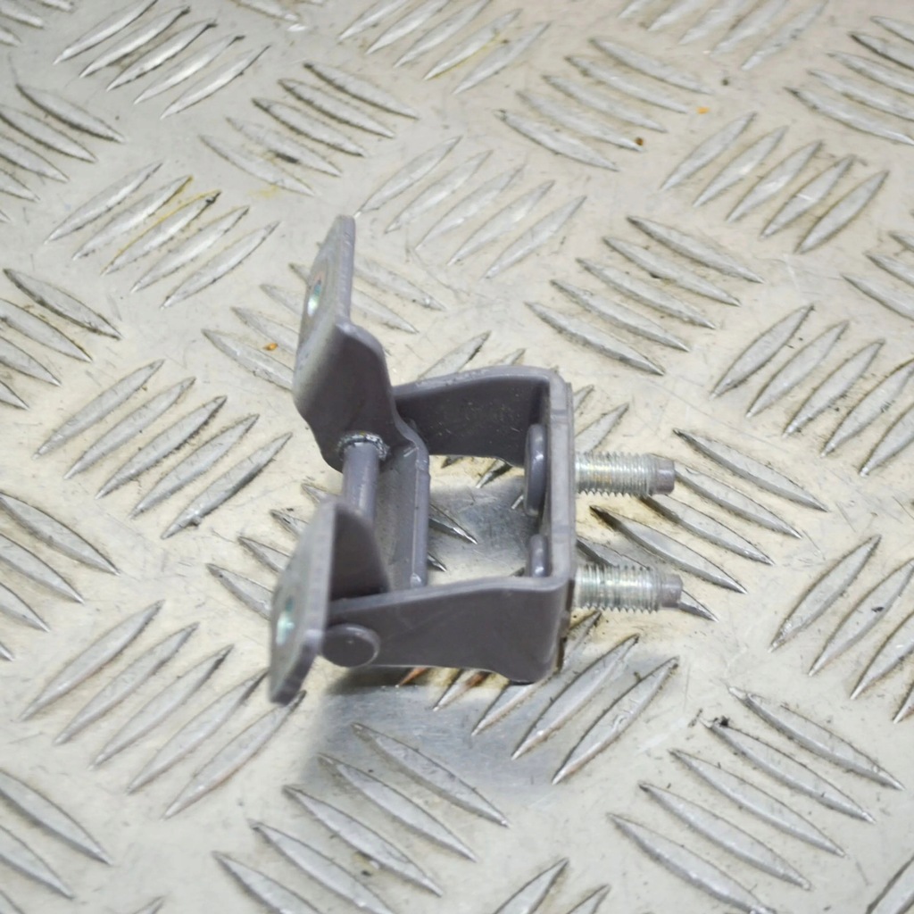 фото №7, Hyundai kona i 2018 правая сторона петля крышки задний багажника