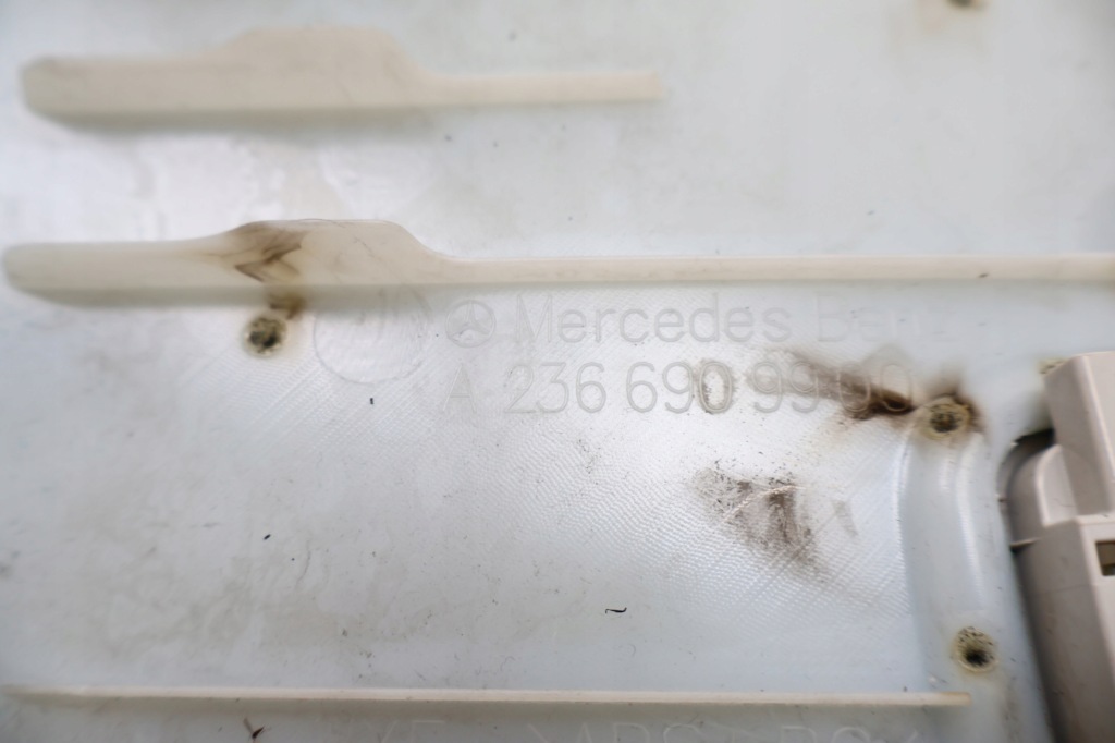 Mercedes-benz cle a236 стеля захист дах a2366909900 Ціна