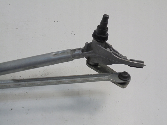 фото №10, Bmw 3 e90 e91 моторчик механизм дворник перед 7161711 6978263-01