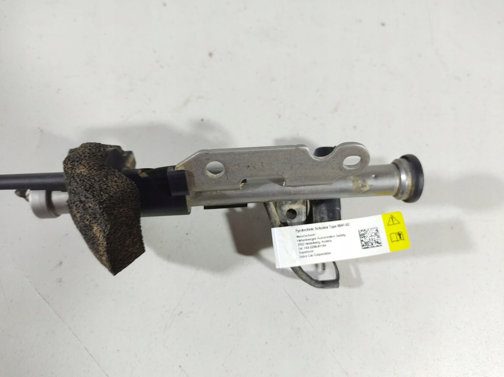 фото №8, Volvo v60 18r- патрон капот левый 32277484