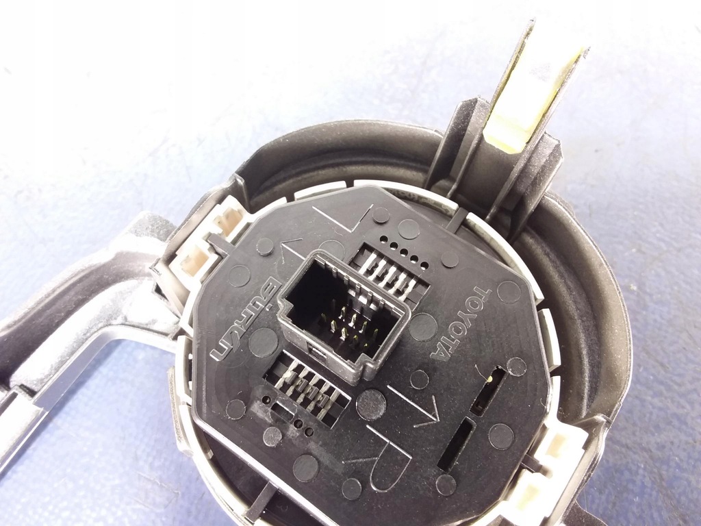 фото №6, Toyota yaris iii рамка радио 86451-0d010