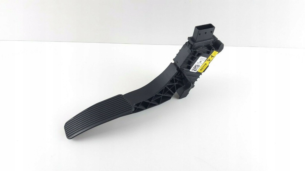 Купити Chrysler pacifica педаль газу 04581677ab