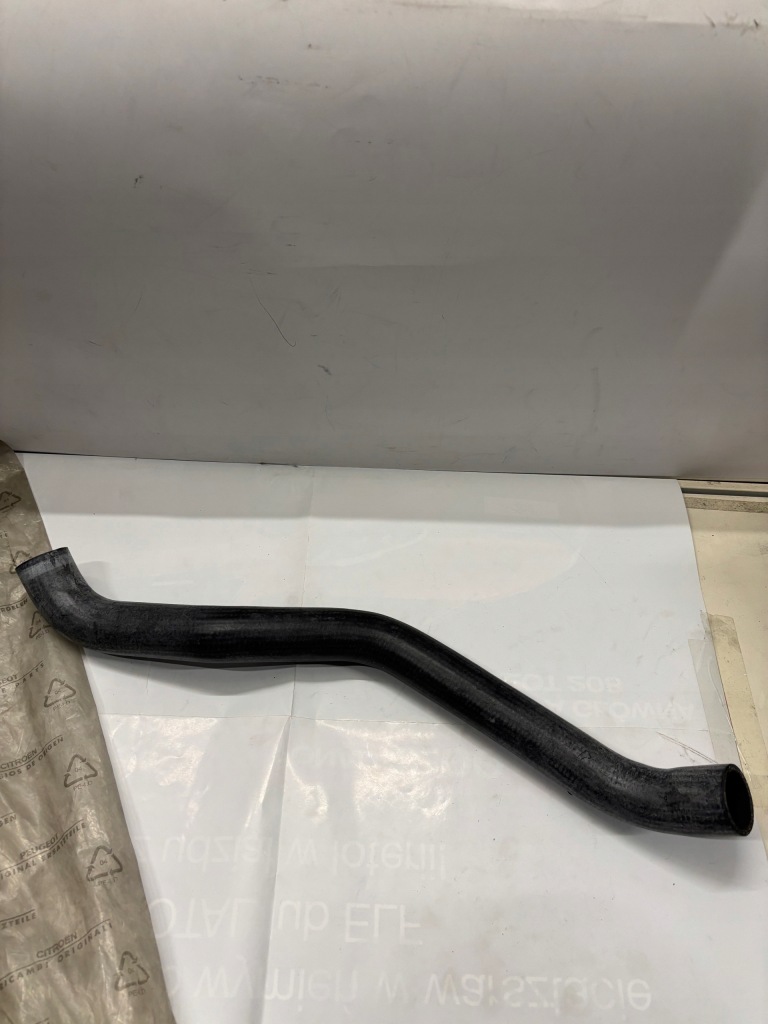 Купить Соединитель трубка радиатора воды - peugeot оригинальный номер 1343.g8