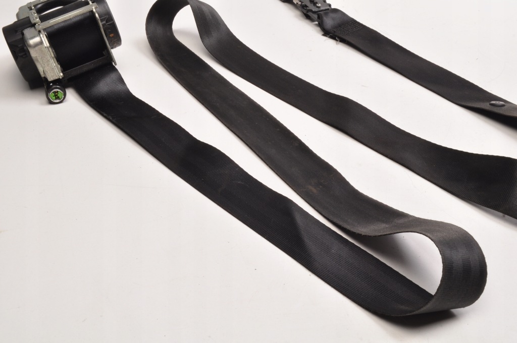 Volvo v40 2 ремень безопасности правый  перед передний 31484536 Цена