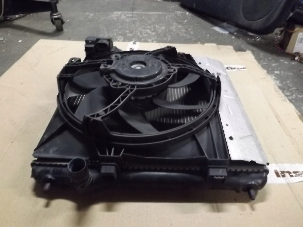 Peugeot 208 2008 1.2 vti радиатор воды кондиционер вентилятор 9675280980 Оригинал
