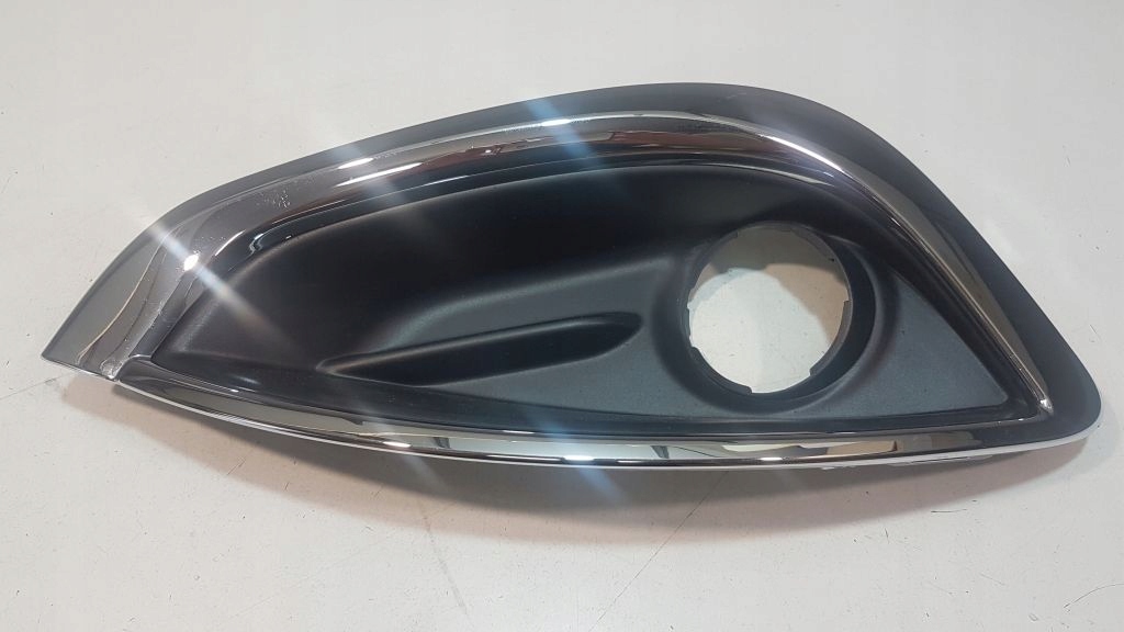 фото №1, Решітка бампера chrysler pacifica права 2016-