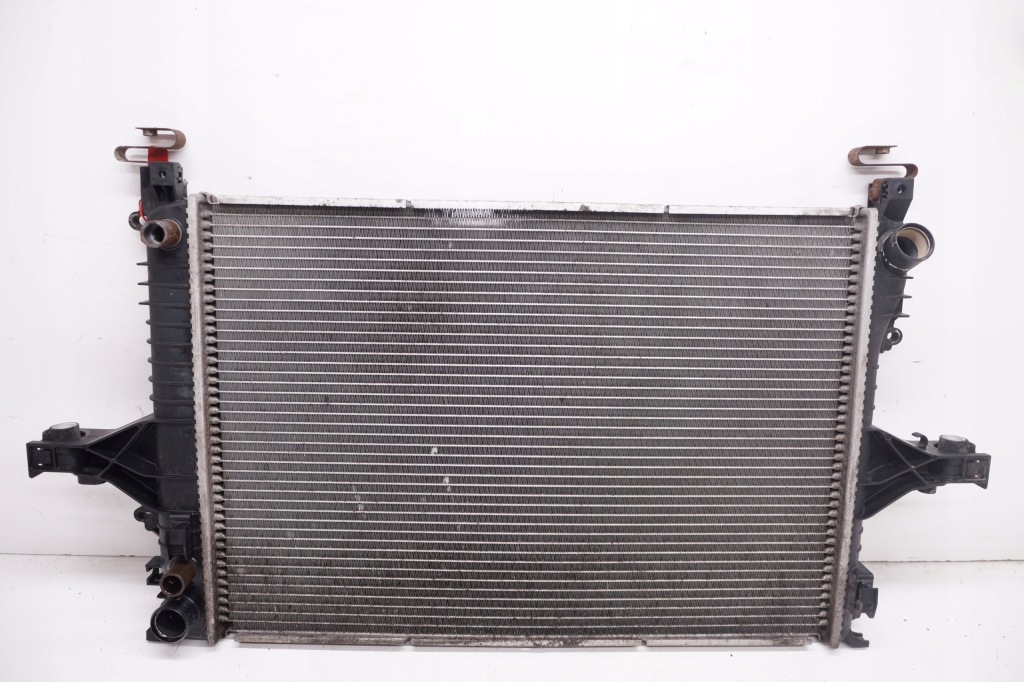 Радиатор воды volvo s60 1 s80 1 v70 2 xc70 1 30792469 в Украине