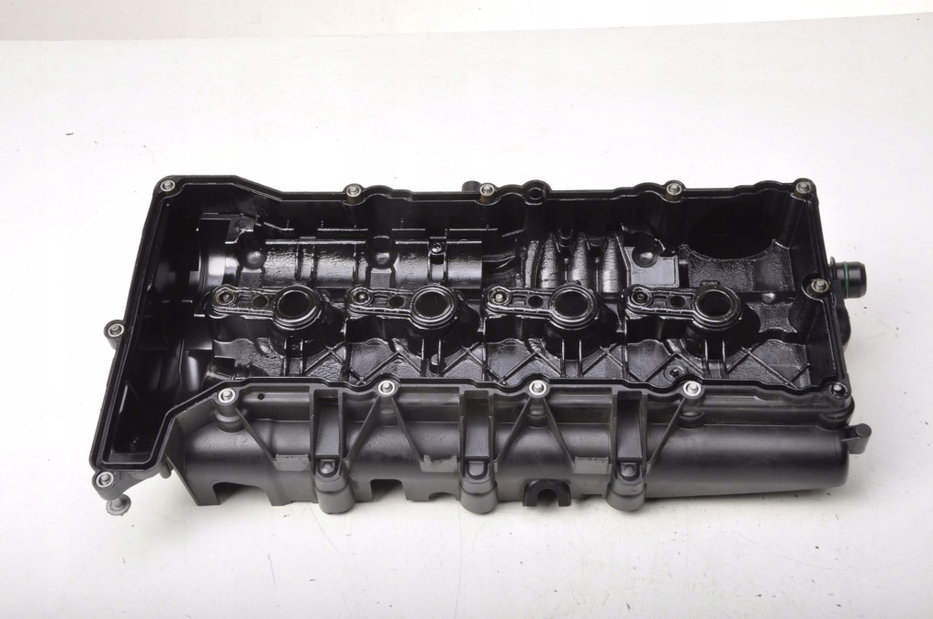 фото №8, Bmw e87 e90 e91 2.0 d крышка клапанов 7797613